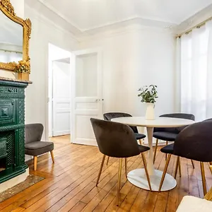 Abbesses - Superbe Avec Cheminées Paris